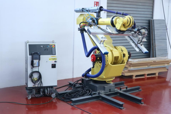 ROBOT CARGA-DESCARGA CON VENTOSA FANUC M-900IA/350