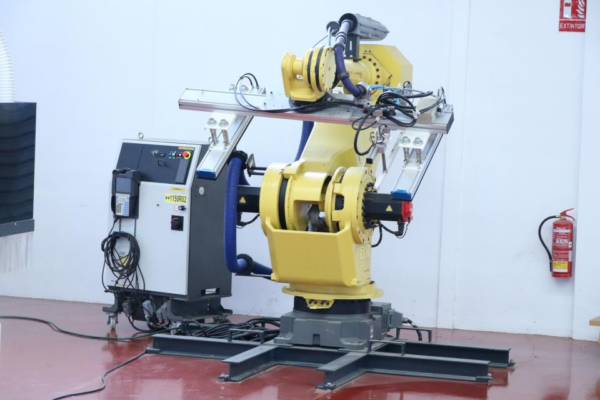 ROBOT CARGA-DESCARGA CON VENTOSA FANUC M-900IA/350