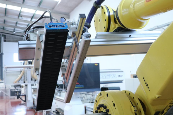 ROBOT CARGA-DESCARGA CON VENTOSA FANUC M-900IA/350