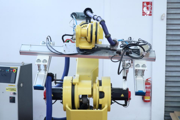 ROBOT CARGA-DESCARGA CON VENTOSA FANUC M-900IA/350